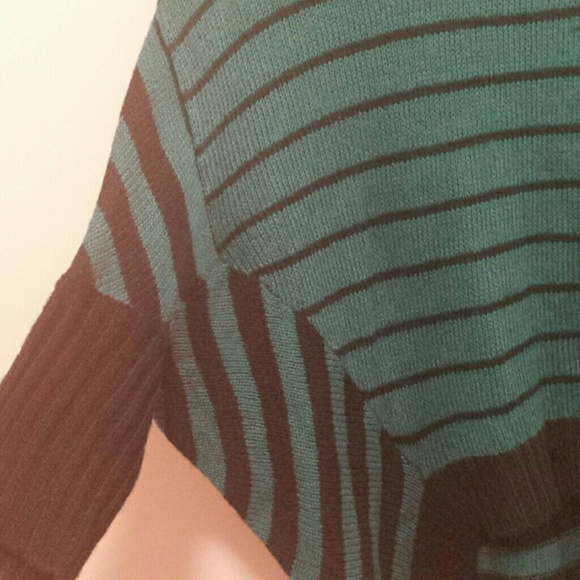 Green & Black Striped Batwing Sleeved Sweater - Picture 2 of 6